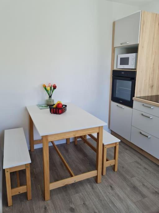 Dependance Avec Place De Parking Sainte-Soulle Екстер'єр фото
