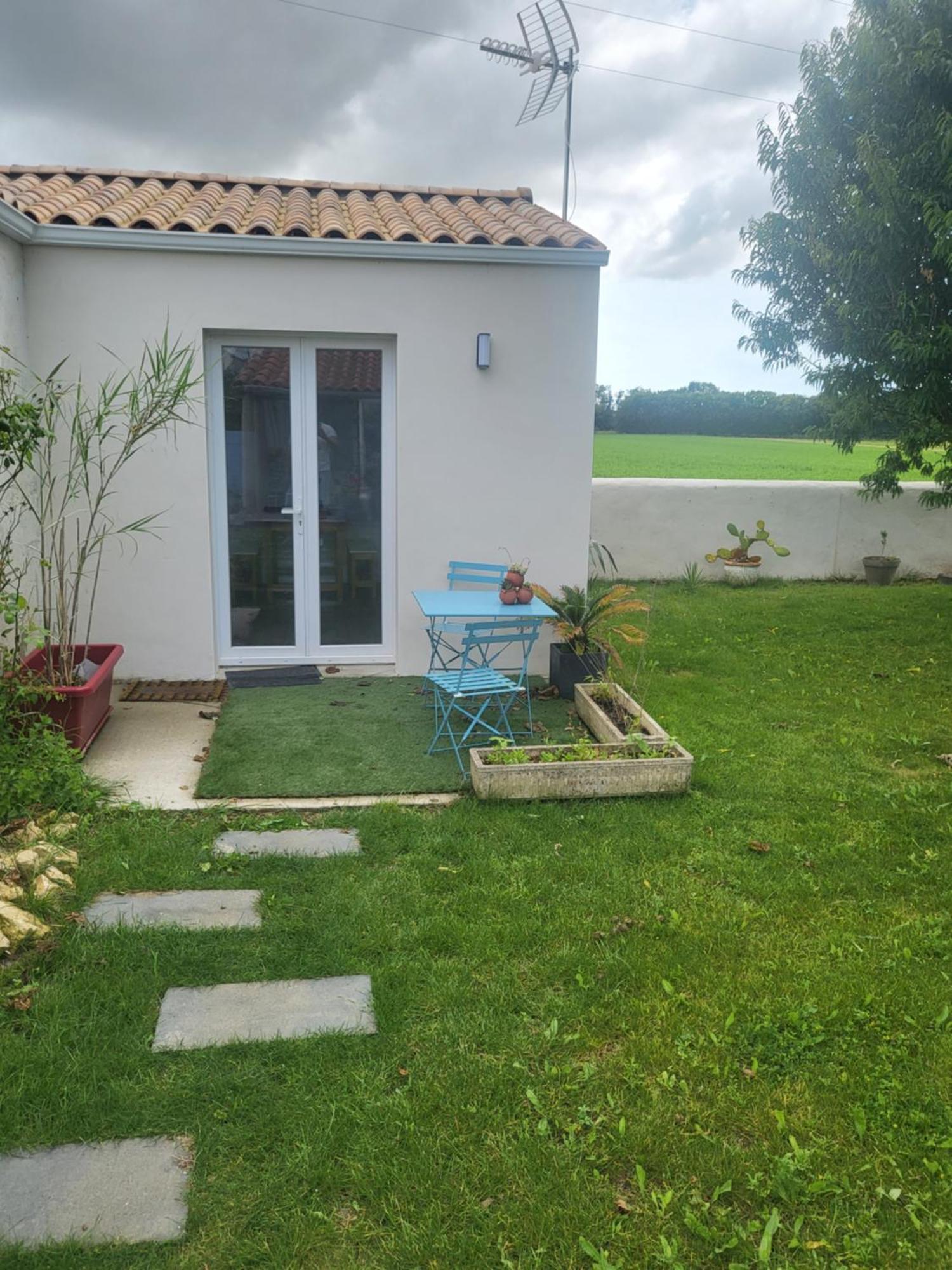Dependance Avec Place De Parking Sainte-Soulle Екстер'єр фото